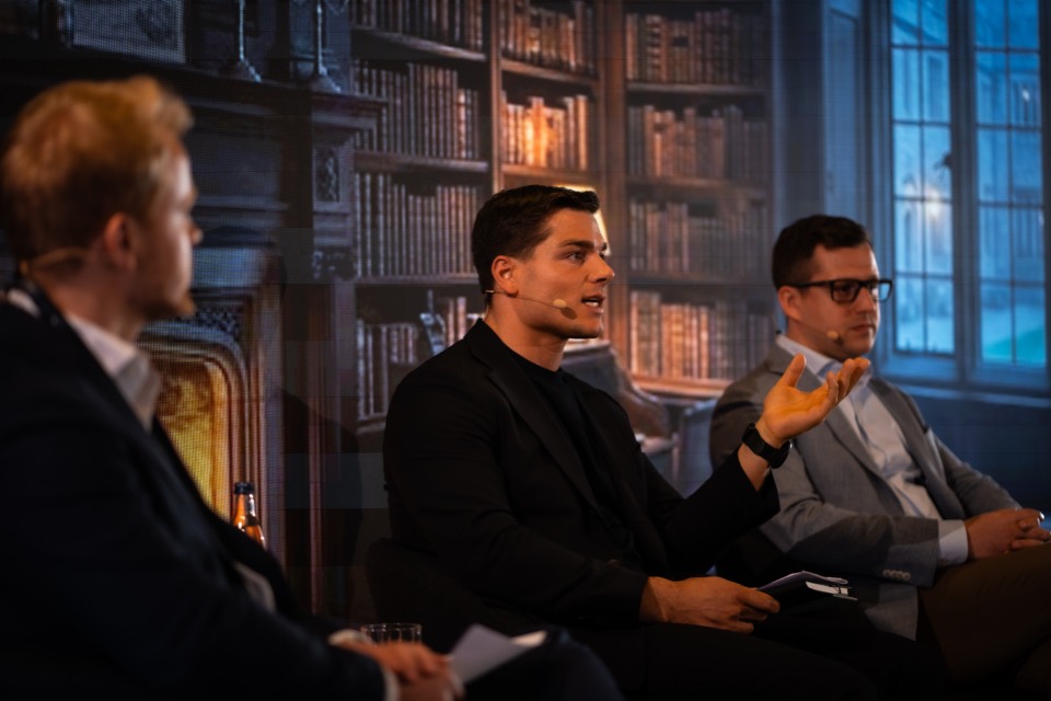 Diskussionsrunde in der Event-Box.